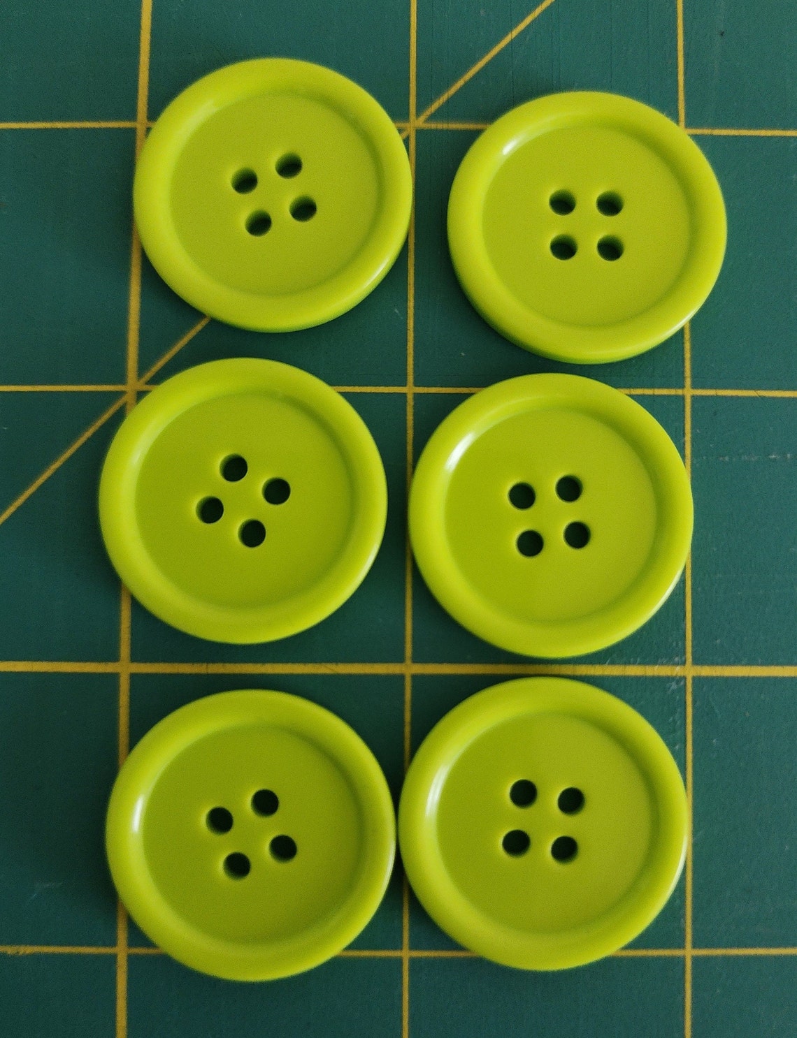 1" LIME GREEN ROUND Buttons