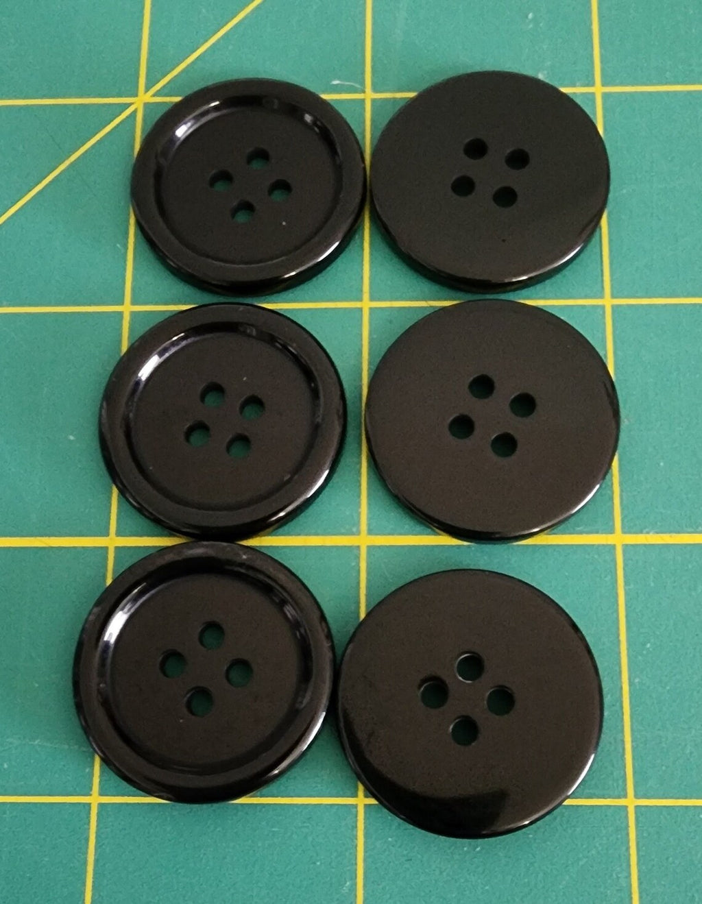 1" BLACK ROUND BUTTONS